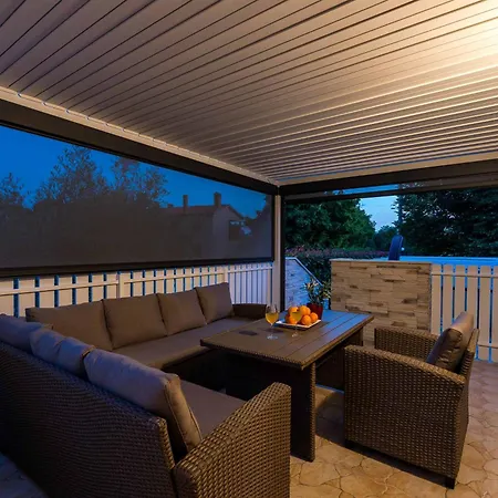 Twilight Orange Villa Sumber